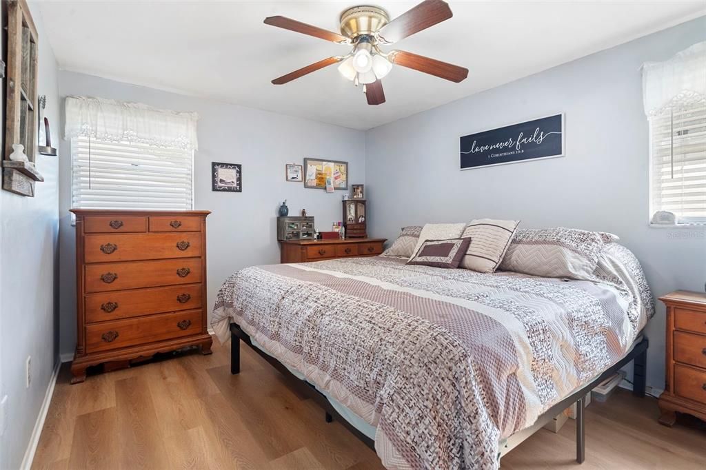 Active With Contract: $269,900 (3 beds, 2 baths, 1080 Square Feet)