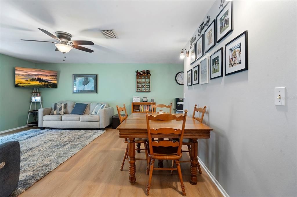 Active With Contract: $269,900 (3 beds, 2 baths, 1080 Square Feet)