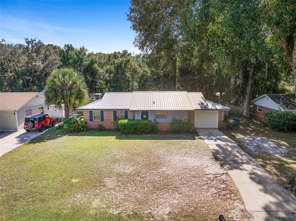 Active With Contract: $269,900 (3 beds, 2 baths, 1080 Square Feet)