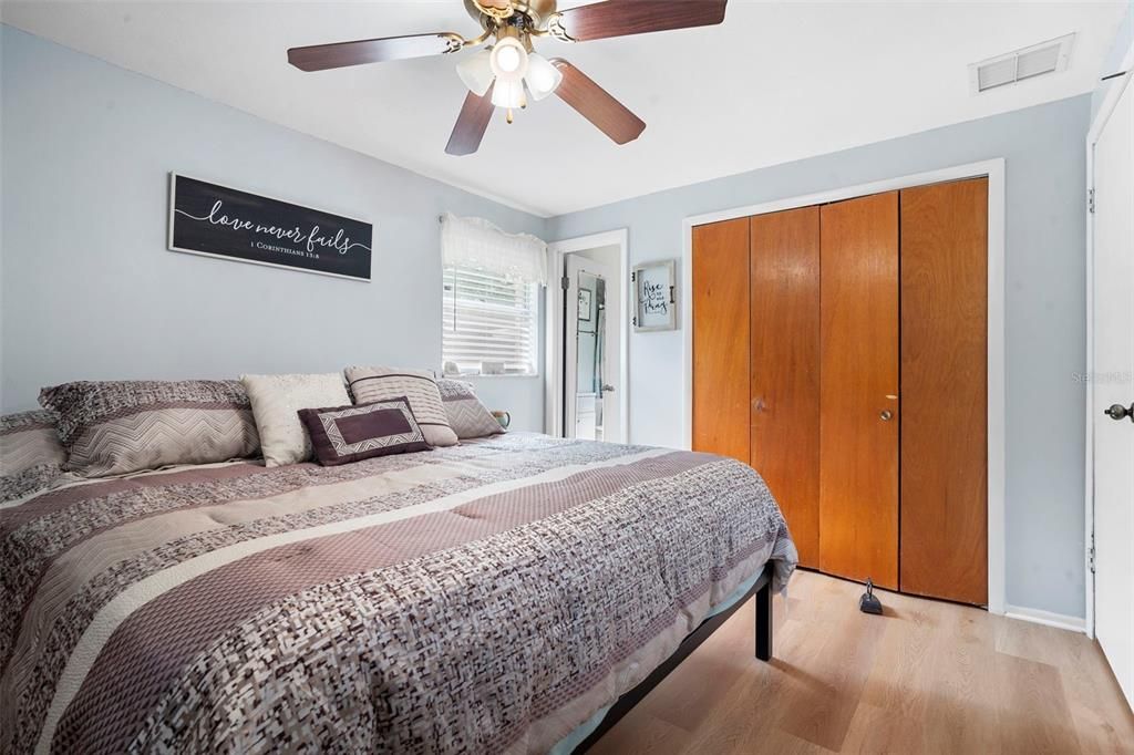 Active With Contract: $269,900 (3 beds, 2 baths, 1080 Square Feet)