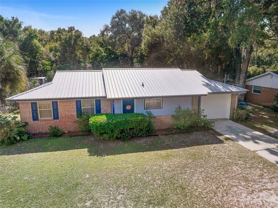 Active With Contract: $269,900 (3 beds, 2 baths, 1080 Square Feet)