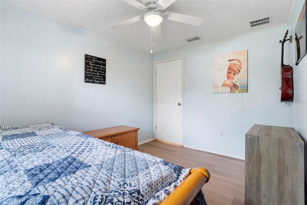 Active With Contract: $269,900 (3 beds, 2 baths, 1080 Square Feet)