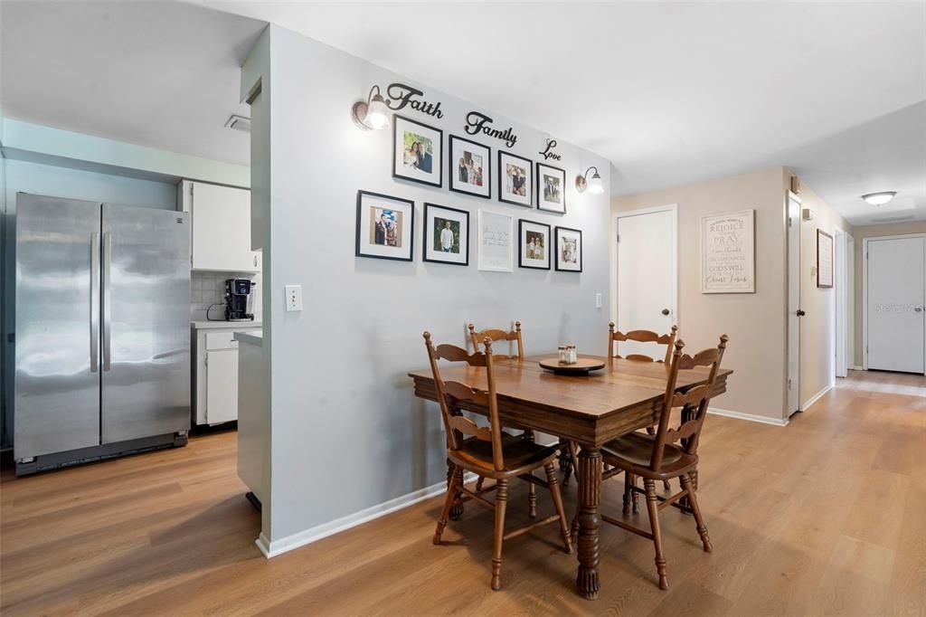 Active With Contract: $269,900 (3 beds, 2 baths, 1080 Square Feet)