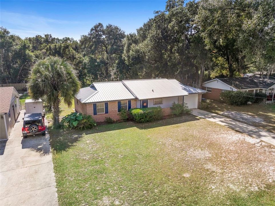 Active With Contract: $269,900 (3 beds, 2 baths, 1080 Square Feet)