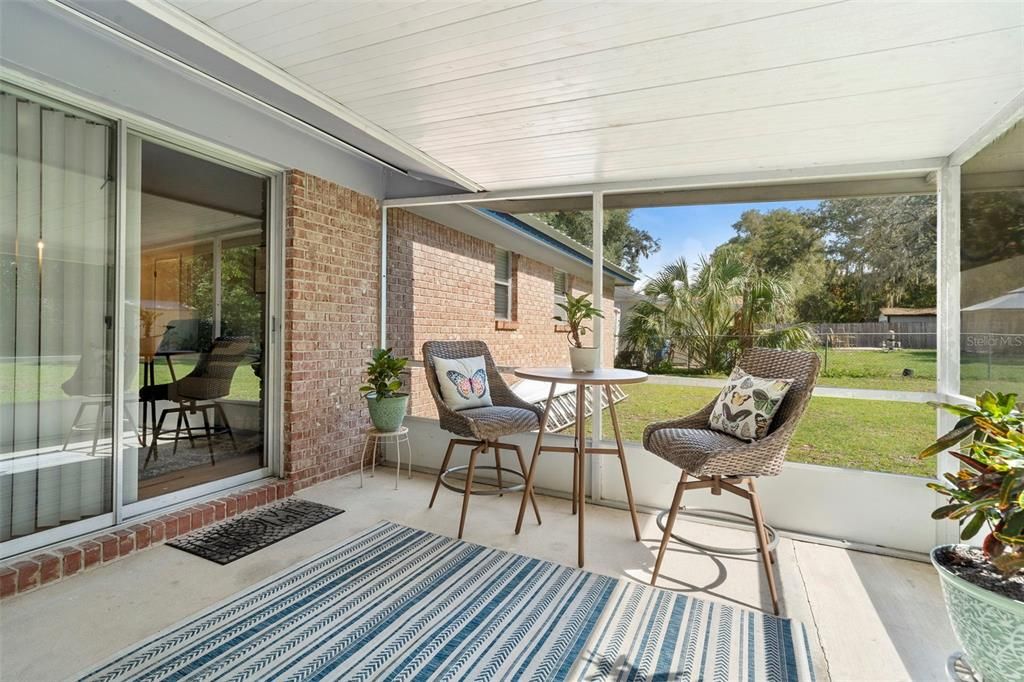 Active With Contract: $269,900 (3 beds, 2 baths, 1080 Square Feet)