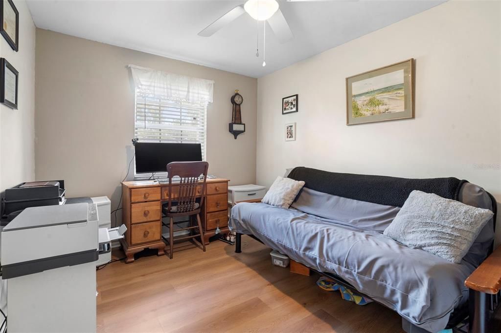 Active With Contract: $269,900 (3 beds, 2 baths, 1080 Square Feet)