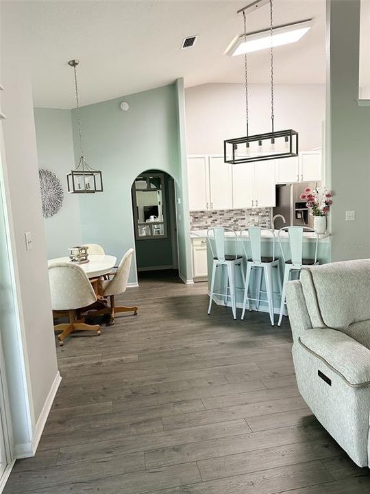 На продажу: $585,000 (3 спален, 2 ванн, 1859 Квадратных фут)