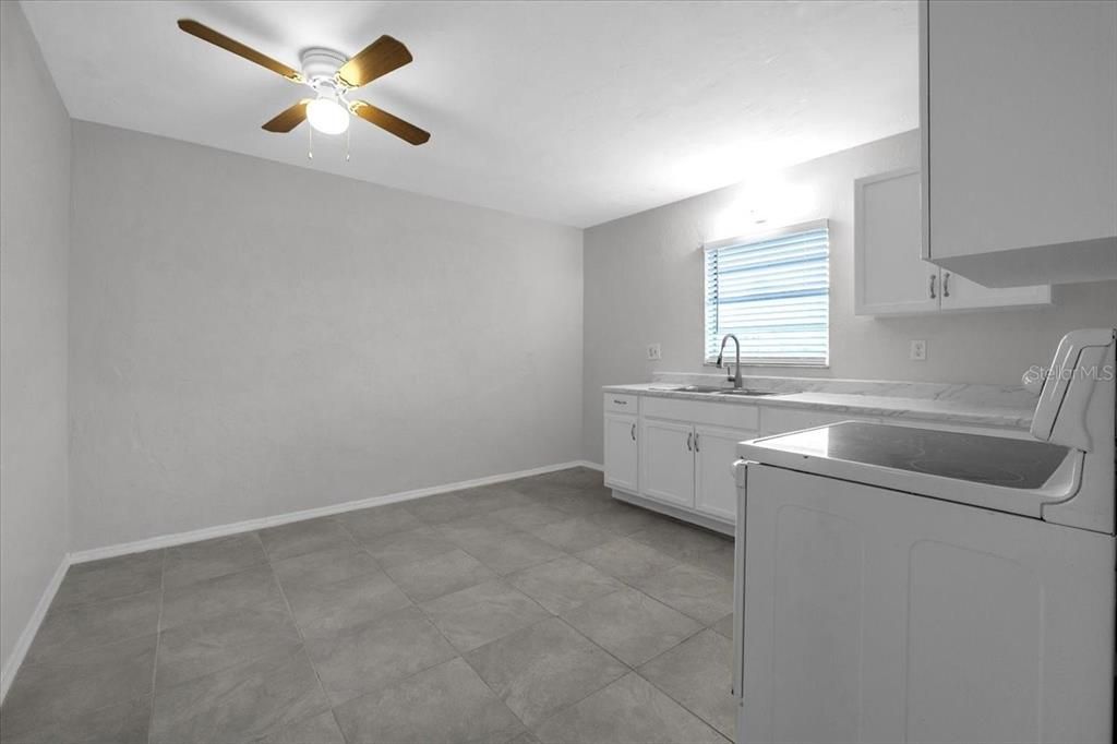 En Venta: $260,000 (4 camas, 0 baños, 1560 Pies cuadrados)