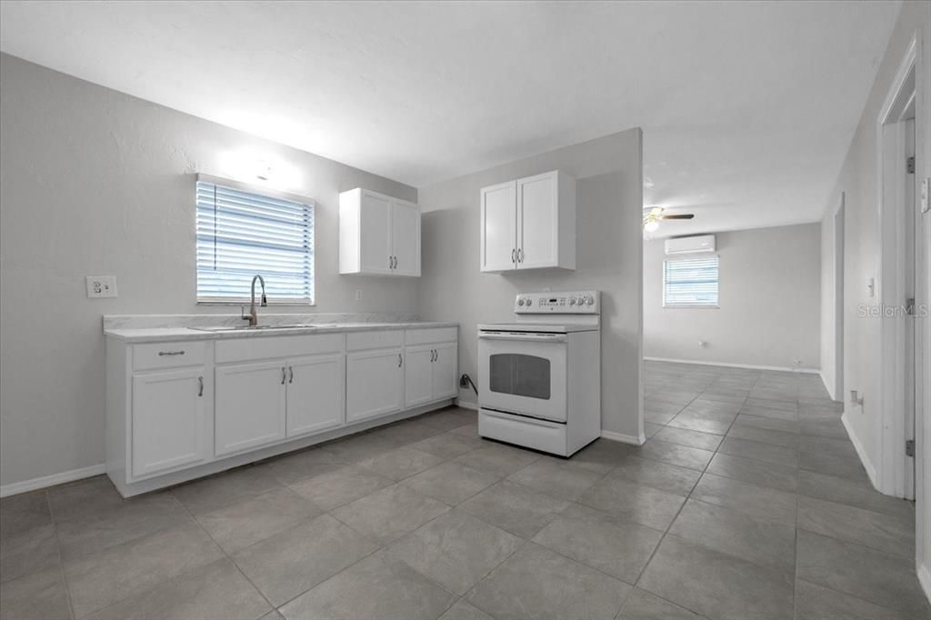 En Venta: $260,000 (4 camas, 0 baños, 1560 Pies cuadrados)