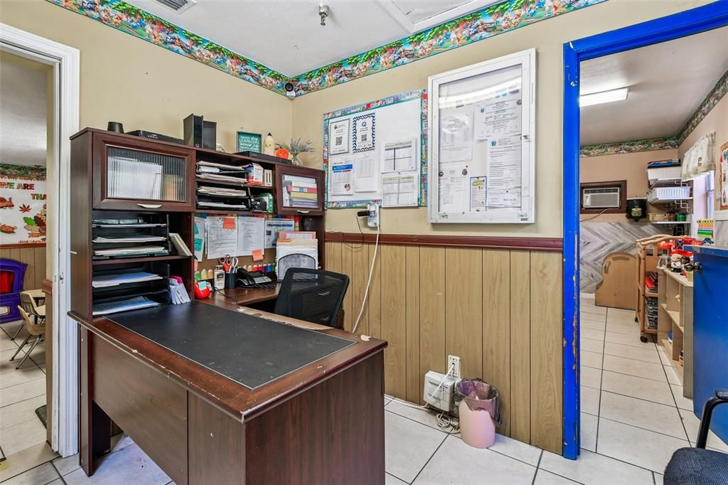 For Sale: $575,000 (0 beds, 0 baths, 1296 Square Feet)