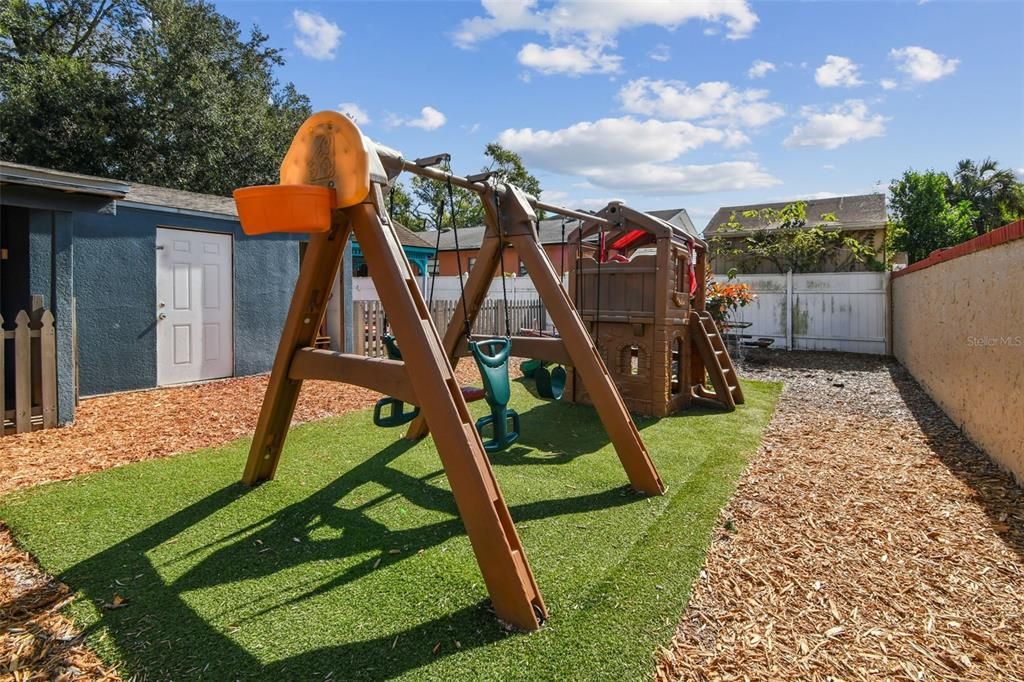 For Sale: $575,000 (0 beds, 0 baths, 1296 Square Feet)