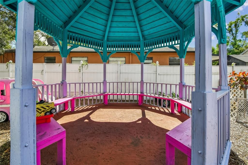 For Sale: $575,000 (0 beds, 0 baths, 1296 Square Feet)