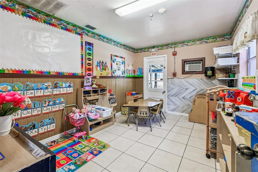 For Sale: $575,000 (0 beds, 0 baths, 1296 Square Feet)