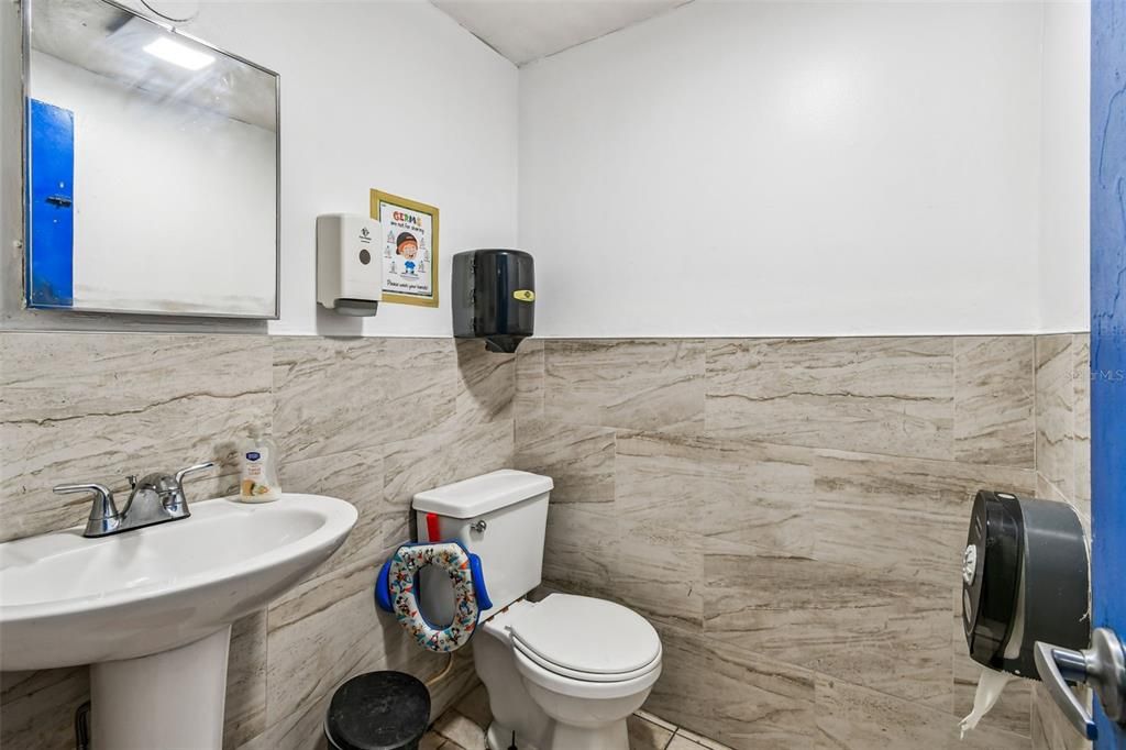 For Sale: $575,000 (0 beds, 0 baths, 1296 Square Feet)