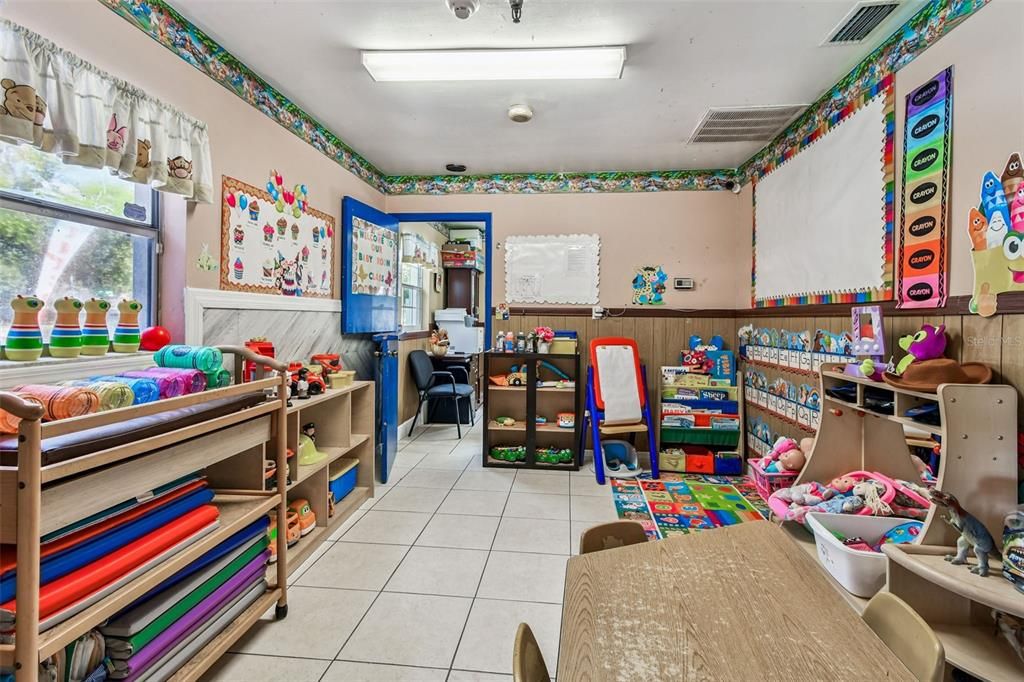 For Sale: $575,000 (0 beds, 0 baths, 1296 Square Feet)