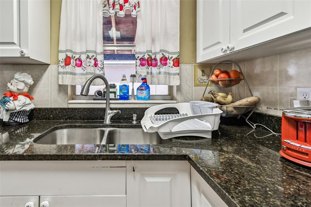 For Sale: $575,000 (0 beds, 0 baths, 1296 Square Feet)