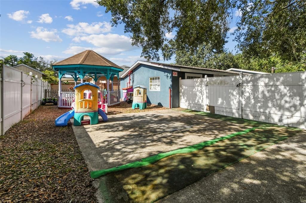 For Sale: $575,000 (0 beds, 0 baths, 1296 Square Feet)