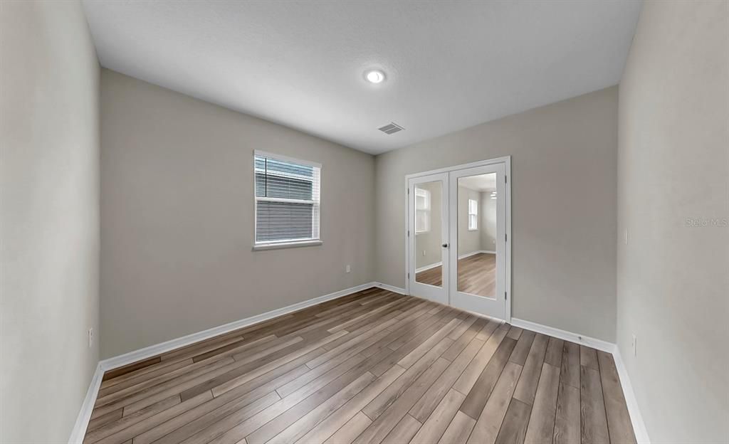 For Sale: $549,000 (4 beds, 3 baths, 3230 Square Feet)