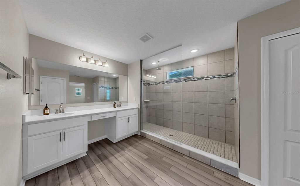 For Sale: $549,000 (4 beds, 3 baths, 3230 Square Feet)