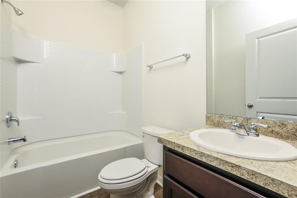 出租: $2,545 (4 贝兹, 3 浴室, 1912 平方英尺)