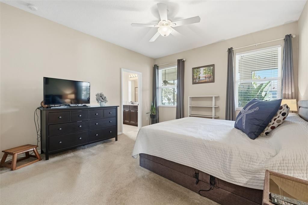 En Venta: $350,000 (3 camas, 2 baños, 1677 Pies cuadrados)