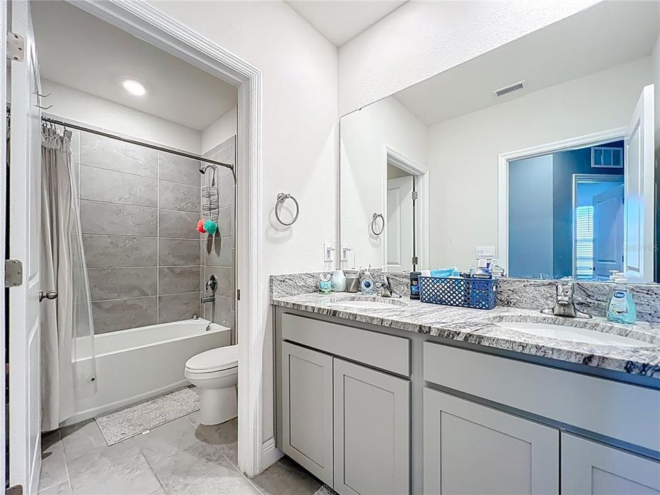 На продажу: $449,900 (5 спален, 3 ванн, 3609 Квадратных фут)