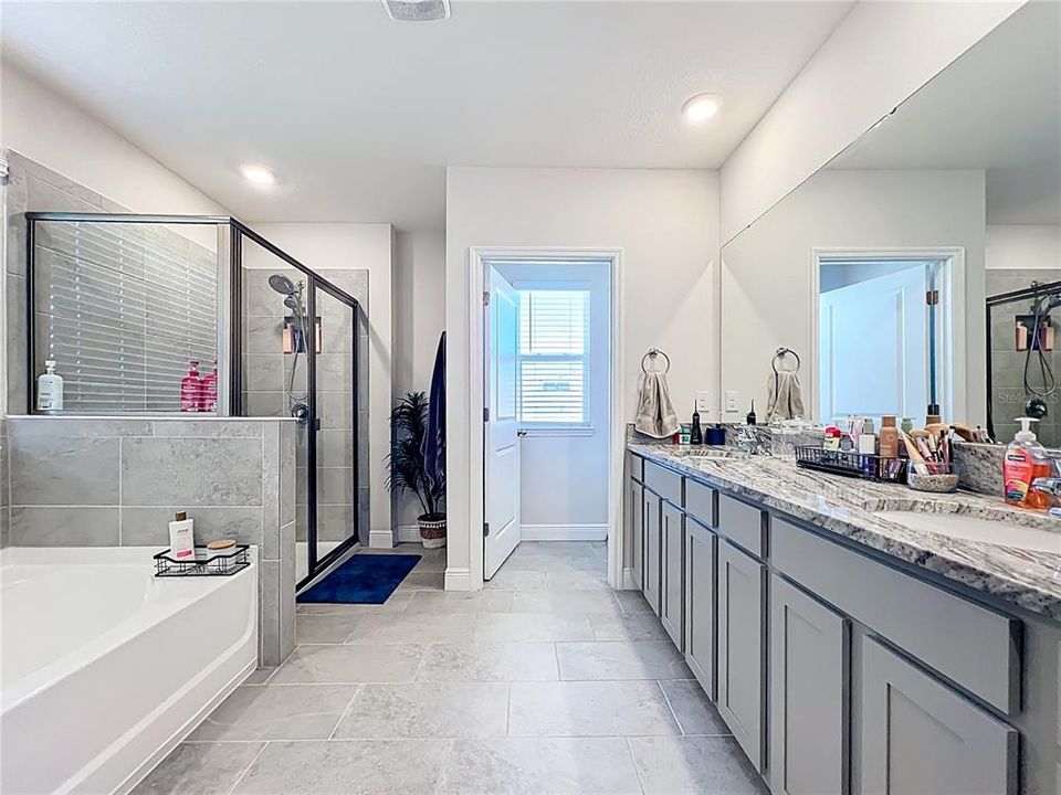 На продажу: $449,900 (5 спален, 3 ванн, 3609 Квадратных фут)