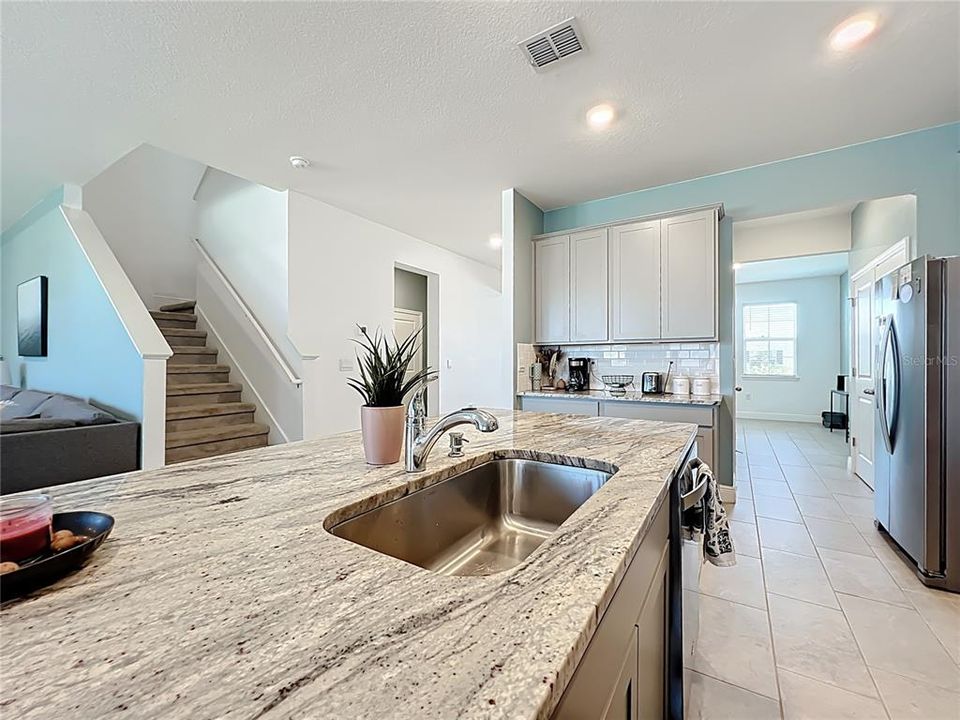 На продажу: $449,900 (5 спален, 3 ванн, 3609 Квадратных фут)