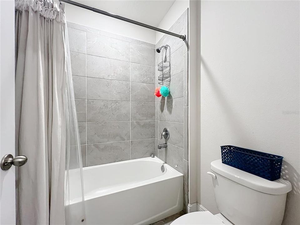 На продажу: $449,900 (5 спален, 3 ванн, 3609 Квадратных фут)