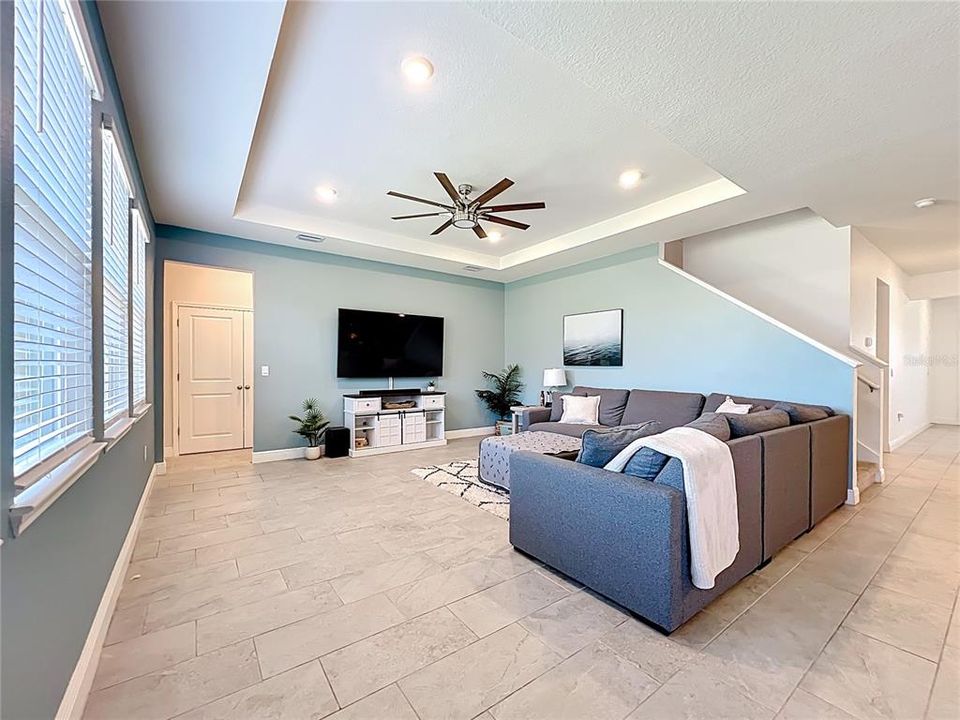 На продажу: $449,900 (5 спален, 3 ванн, 3609 Квадратных фут)