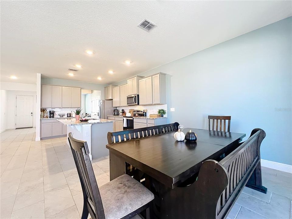 На продажу: $449,900 (5 спален, 3 ванн, 3609 Квадратных фут)