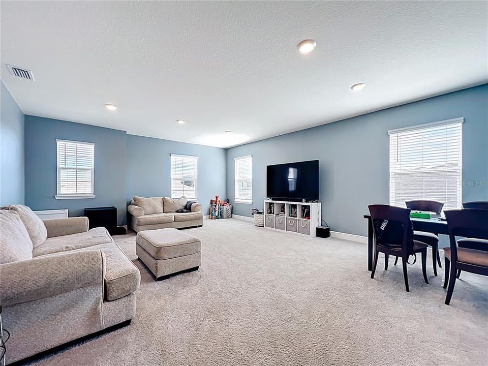 На продажу: $449,900 (5 спален, 3 ванн, 3609 Квадратных фут)