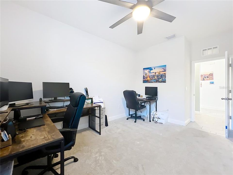 На продажу: $449,900 (5 спален, 3 ванн, 3609 Квадратных фут)