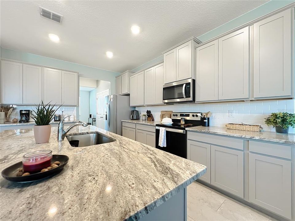 На продажу: $449,900 (5 спален, 3 ванн, 3609 Квадратных фут)