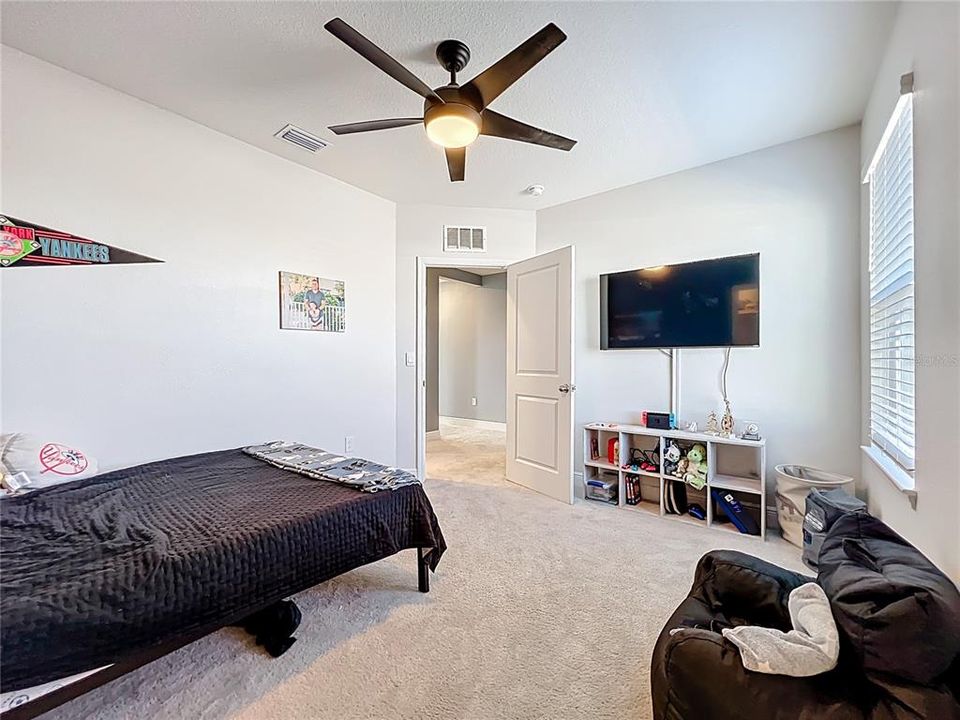 На продажу: $449,900 (5 спален, 3 ванн, 3609 Квадратных фут)