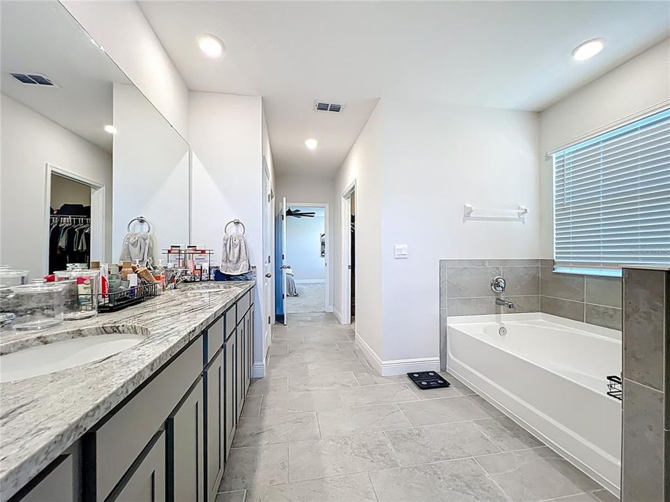 На продажу: $449,900 (5 спален, 3 ванн, 3609 Квадратных фут)