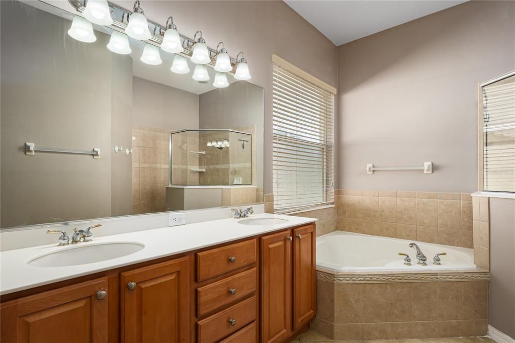 En Venta: $499,000 (3 camas, 2 baños, 2071 Pies cuadrados)