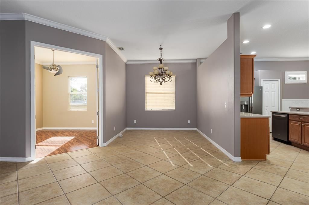 En Venta: $499,000 (3 camas, 2 baños, 2071 Pies cuadrados)