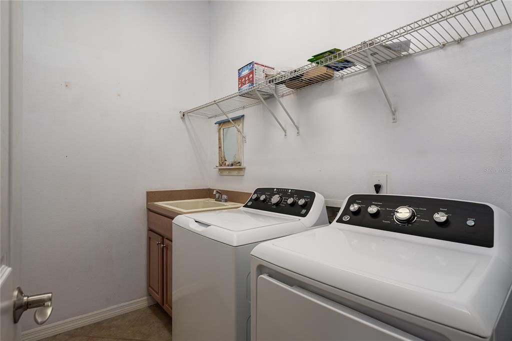 En Venta: $499,000 (3 camas, 2 baños, 2071 Pies cuadrados)