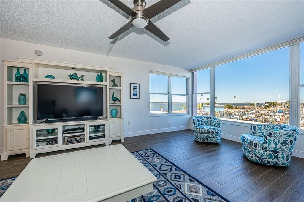 En Venta: $469,000 (2 camas, 2 baños, 1265 Pies cuadrados)