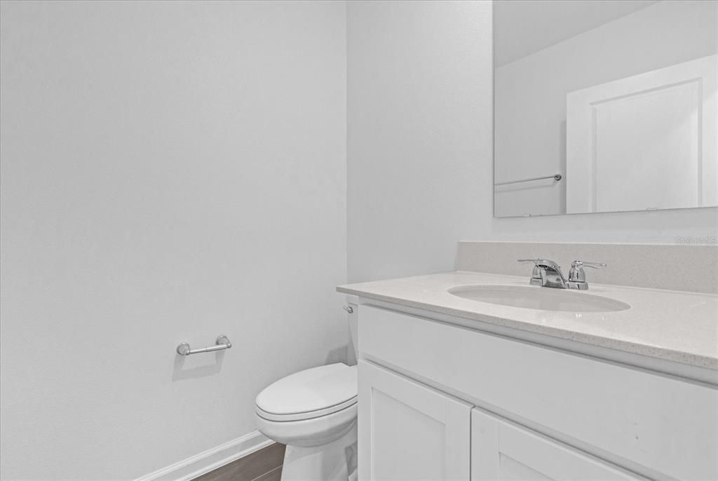 Activo con contrato: $2,950 (4 camas, 2 baños, 1992 Pies cuadrados)