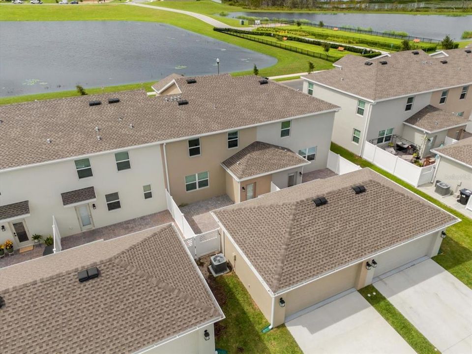 Activo con contrato: $2,950 (4 camas, 2 baños, 1992 Pies cuadrados)