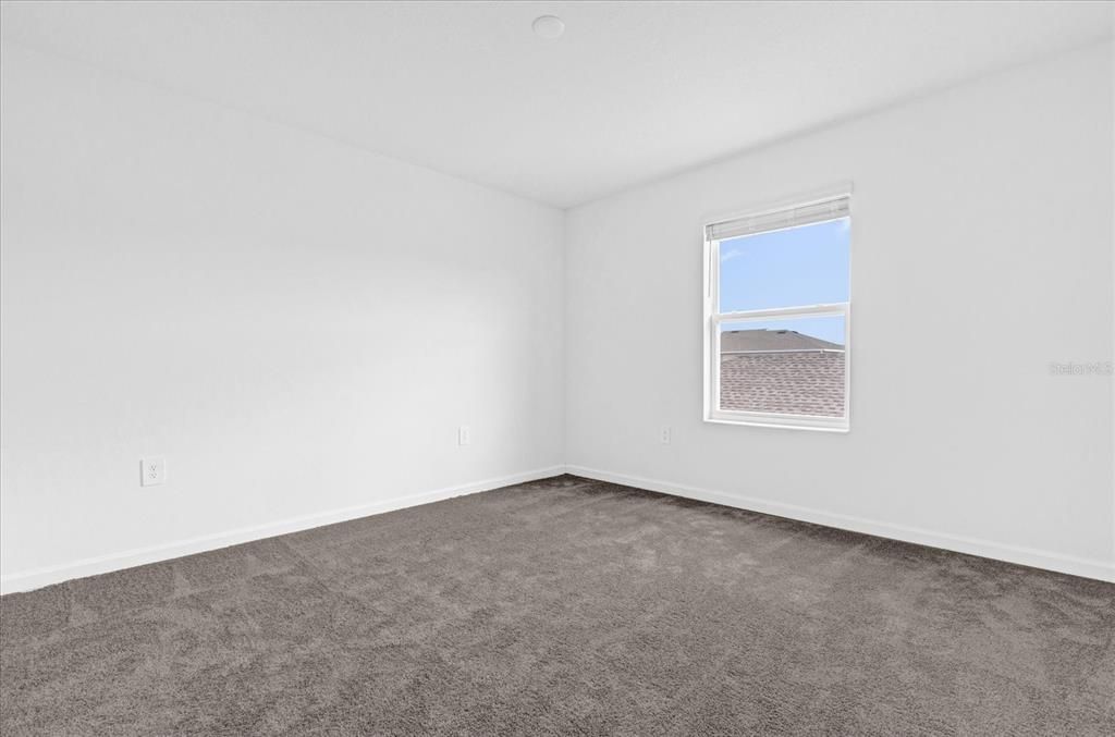 Activo con contrato: $2,950 (4 camas, 2 baños, 1992 Pies cuadrados)