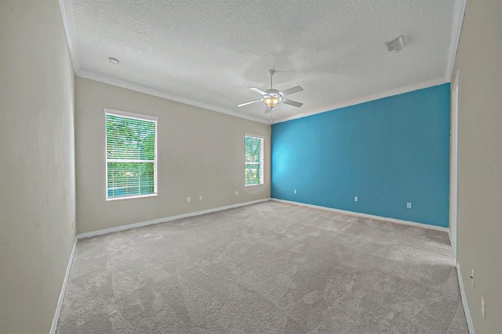 For Sale: $450,000 (3 beds, 2 baths, 2392 Square Feet)