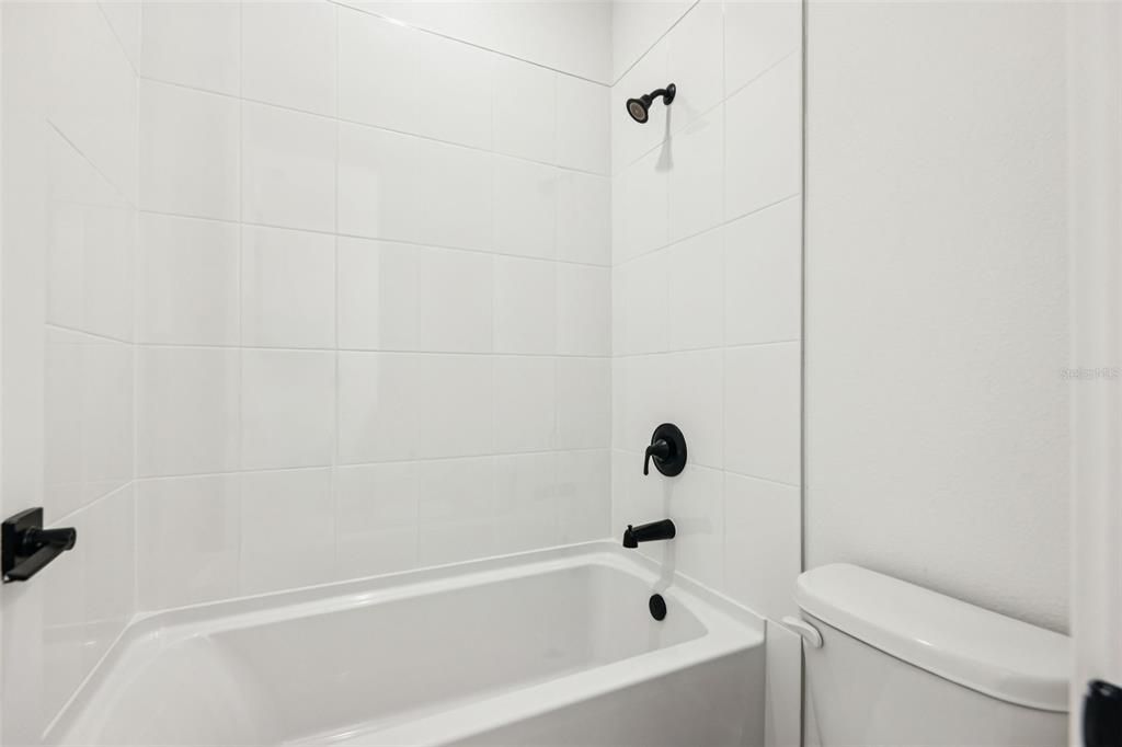 На продажу: $449,990 (5 спален, 3 ванн, 3232 Квадратных фут)