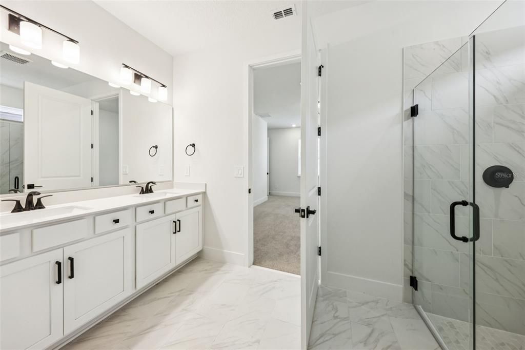 На продажу: $449,990 (5 спален, 3 ванн, 3232 Квадратных фут)