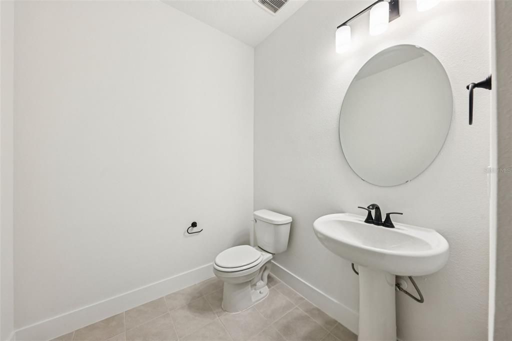 На продажу: $449,990 (5 спален, 3 ванн, 3232 Квадратных фут)