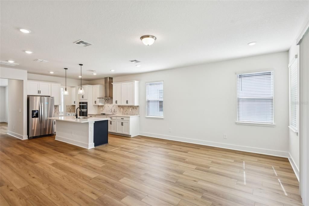 На продажу: $449,990 (5 спален, 3 ванн, 3232 Квадратных фут)