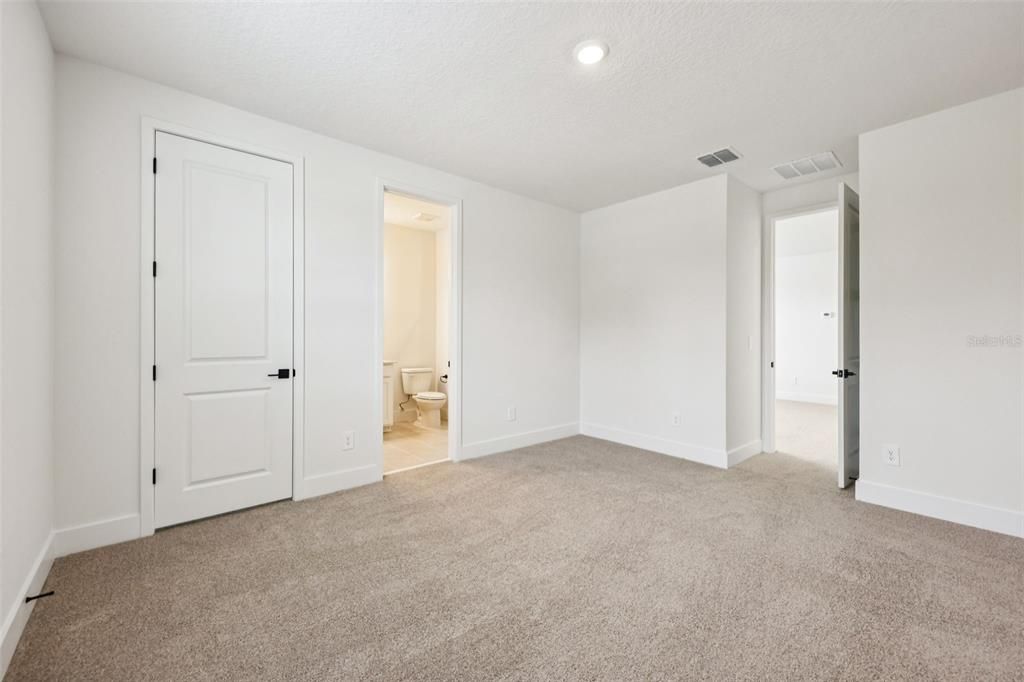 На продажу: $449,990 (5 спален, 3 ванн, 3232 Квадратных фут)