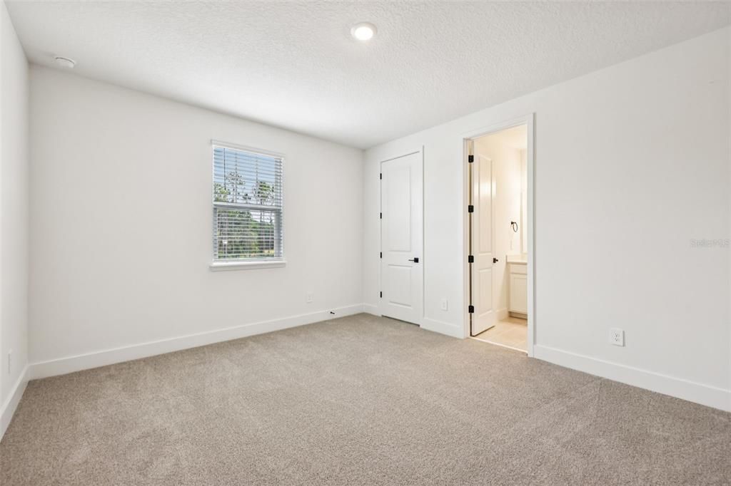 На продажу: $449,990 (5 спален, 3 ванн, 3232 Квадратных фут)